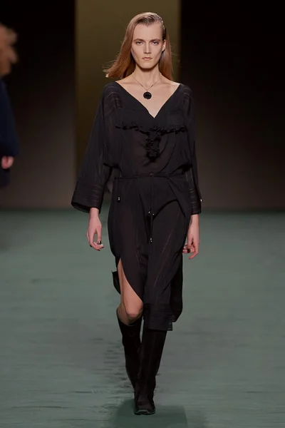 Look 17